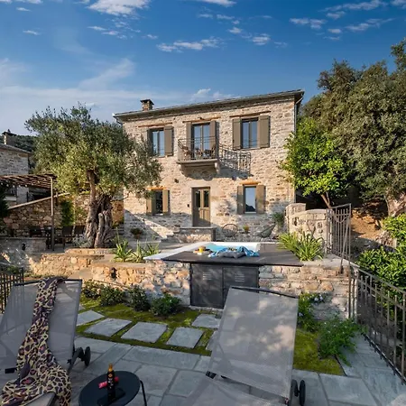 Old Olive Villa *